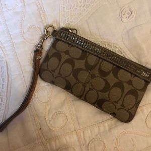 Coach hang wallet